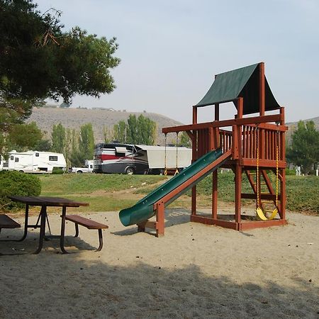Crescent Bar Camping Resort Studio Cabin 1 Trinidad Exterior foto