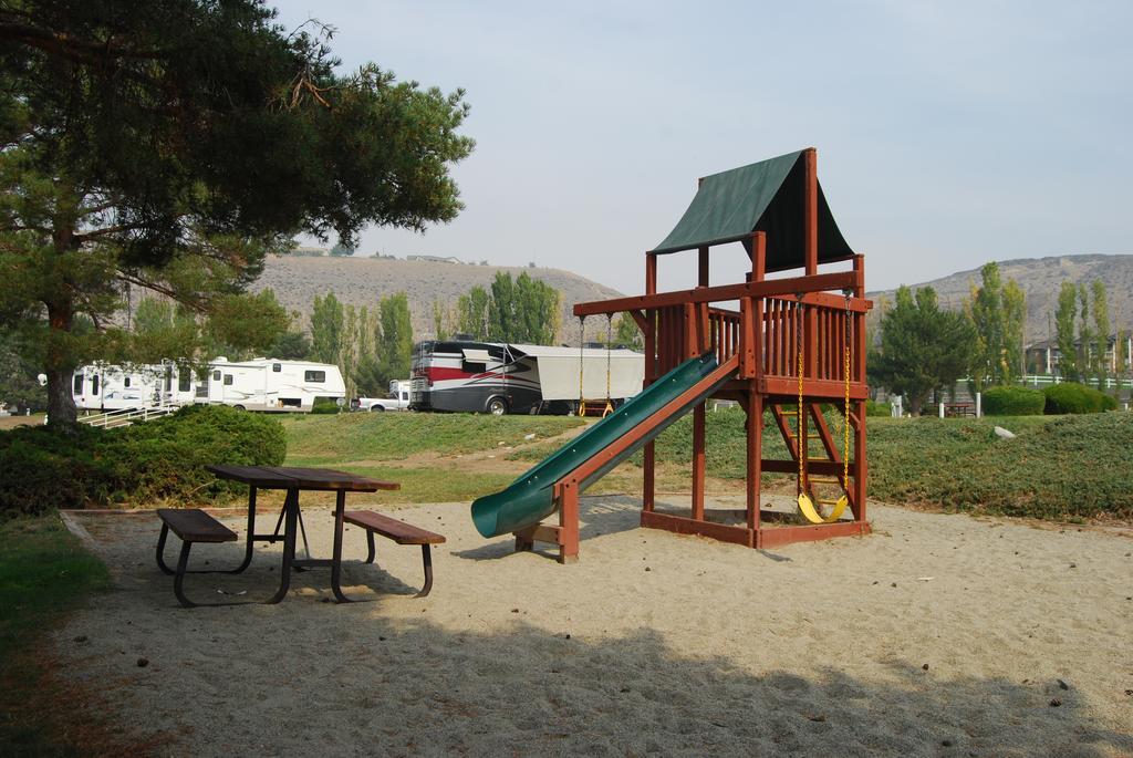 Crescent Bar Camping Resort Studio Cabin 1 Trinidad Exterior foto